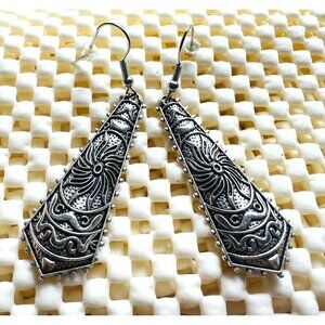 Antique-Style Silver Dangle Earrings With Intricate Floral Design